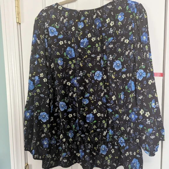 Banana Republic - Floral Black and Blue Peplum Blouse - XL - Picture 6 of 8